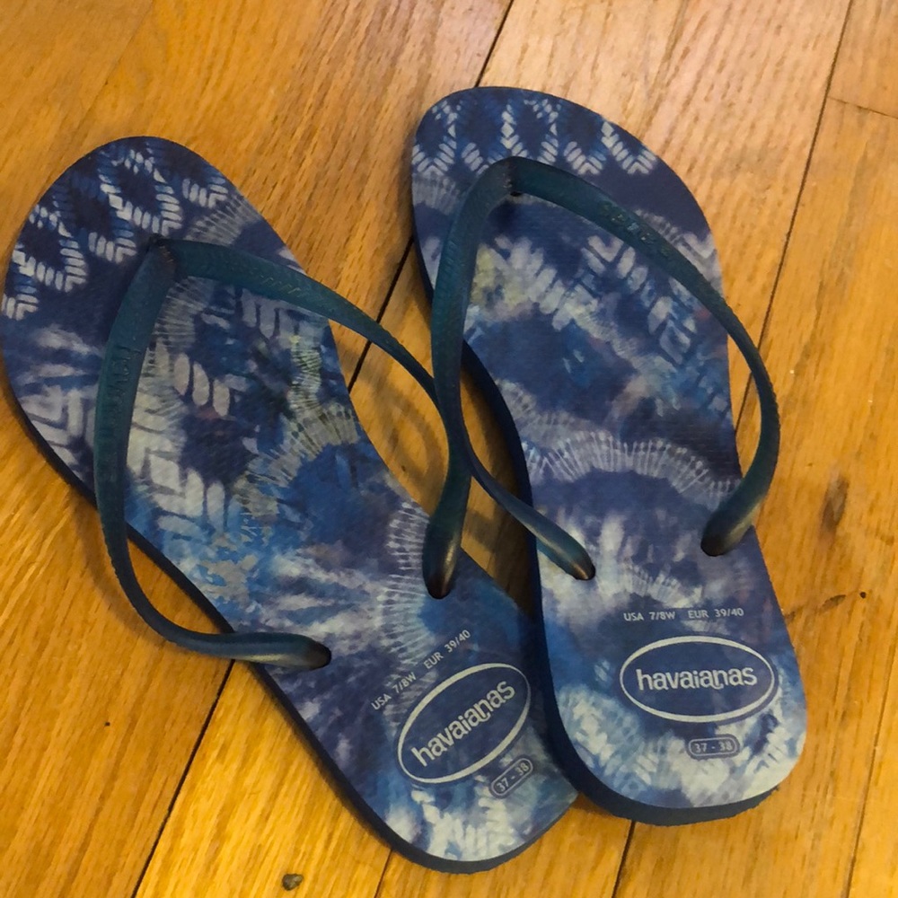 Blue tie-dye havaianas
